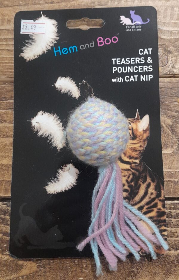 Hem and Boo Woolen Ball Cat Teaser and Pouncer with Catnip